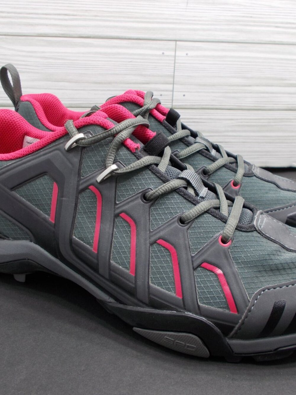 Shimano SH-WM34 Women's 9.5 Cycling Biking Velo Shoes Gray Pink